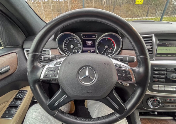 Mercedes-Benz ML cena 115000 przebieg: 213000, rok produkcji 2014 z Warszawa małe 46